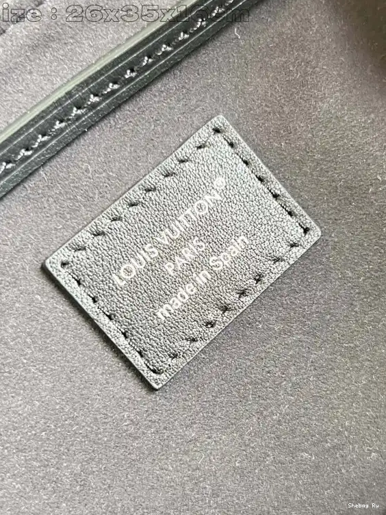 LOUIS Montsouris VUITTON PM-26*35.5*16CM 0624